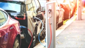 Elektrikli Araçlar Petrol Tüketimini Tersine Çeviriyor: Günde 1,7 Milyon Varil Tasarruf!
