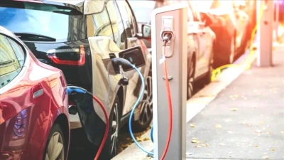 Elektrikli Araçlar Petrol Tüketimini Tersine Çeviriyor: Günde 1,7 Milyon Varil Tasarruf!